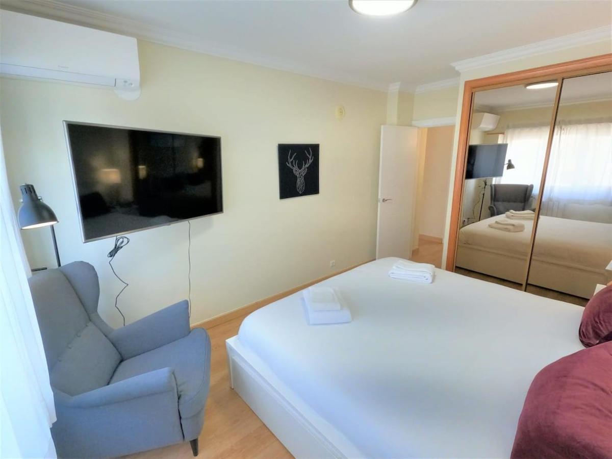 Carnaxide Modern T1 Apartment W Balcony In Carnaxide Oeiras Lisbon Exterior foto
